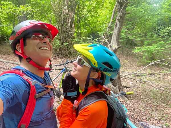 تصویر روز | سحر ولدبیگی بازیگر هنگامه در سریال چارخونه حال خوب نیما فلاح و همسرش