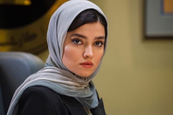 تصویر روز | «رعنا بهرخ» مانیا در سریال گناه فرشته به همراه همسرشی رعنا بهرخ بازیگر