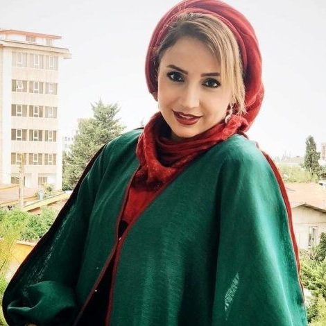 (عکس) قابی جالب از قایق سواری «شبنم قلی خانی» در یک دریاچه زیبا