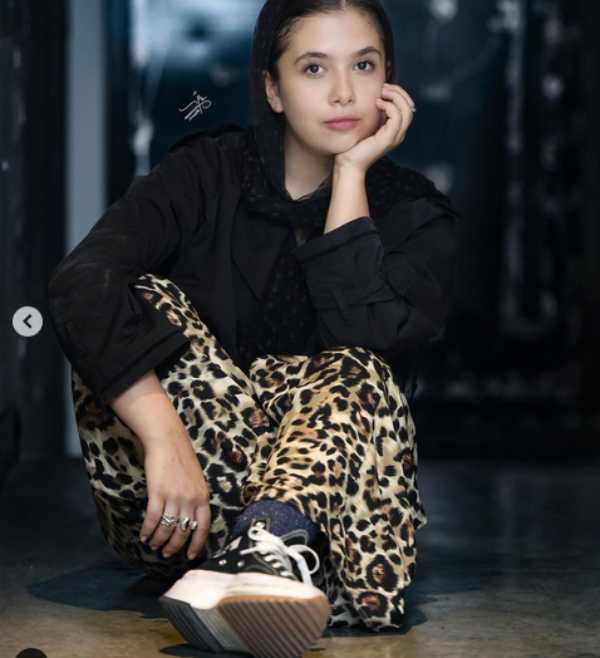 تصویر روز | استایل مستانه مهاجر و دخترش نفس؛ طراحی خاص لباس های مادر و دختر نفس بازغی