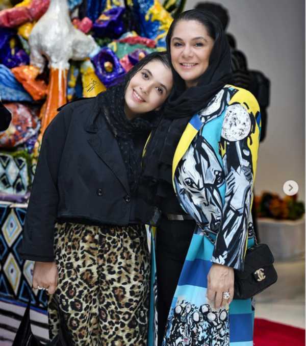 تصویر روز | استایل مستانه مهاجر و دخترش نفس؛ طراحی خاص لباس های مادر و دختر عکس مستانه مهاجر و دخترش