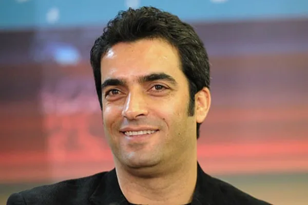 عکس جذاب و خاص منوچهر هادی در چشمه علی دامغان