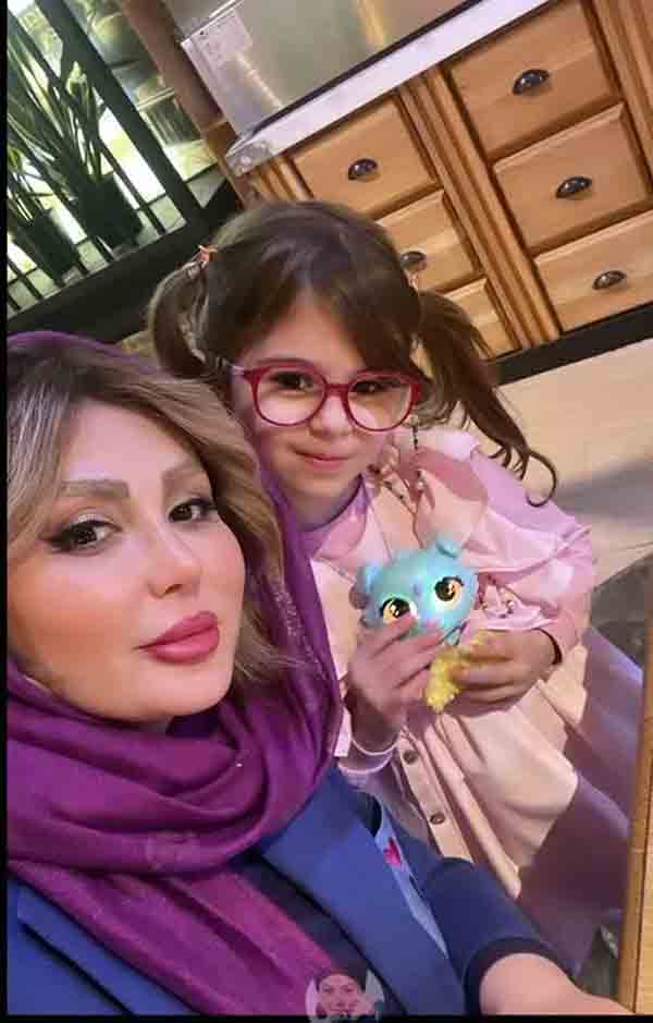 تصویر روز | لنا دختر نیوشا ضیغمی با عینک طبی جدیدش دختر نیوشا ضیغمی
