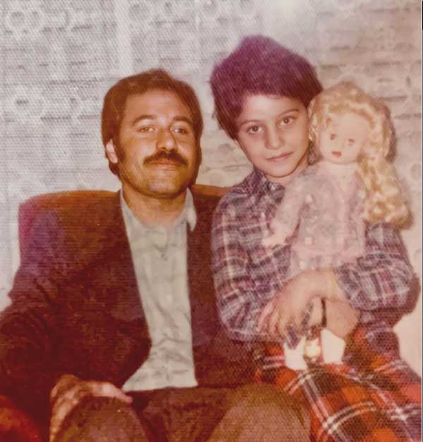 شبنم مقدمی در اغوش پدرش