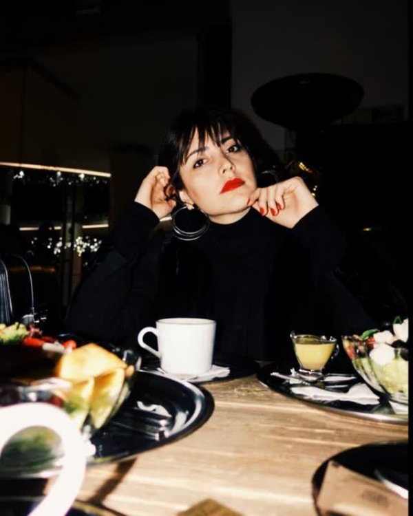 چهره شبنم قربانی