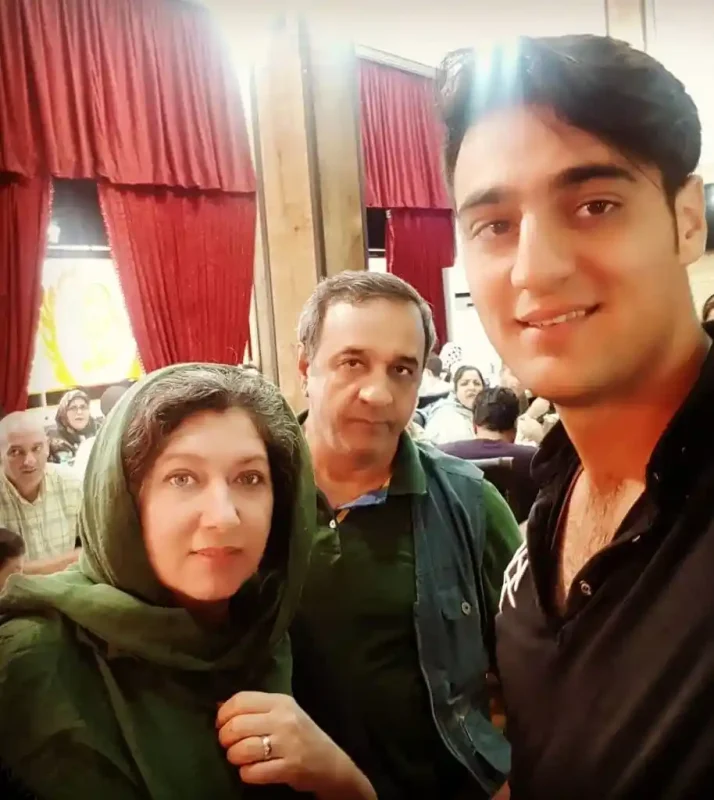 تصویر روز | فریبا متخصص «سیمین ملک» سریال طوبی elight.lighting.tv 1568293643 2131324013754897635 2585794116