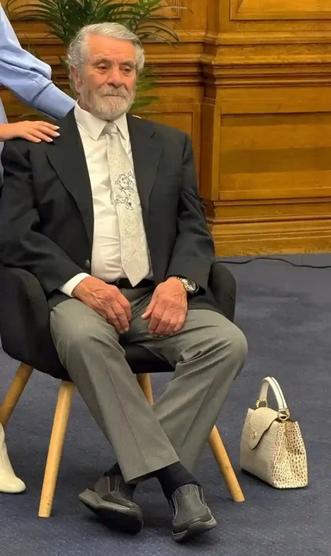 خبر روز| چهره غیرقابل شناسایی بهروز وثوقی در آستانه 88 سالگی f793b78a