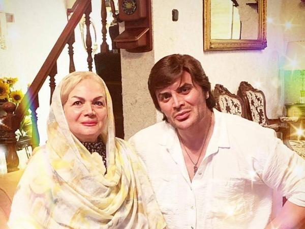 تصویر روز | فرهاد مهادیان بازیگر سریال «کلانتر» پس ۲۰ سال بازیگر خوشتیپ و مادرش