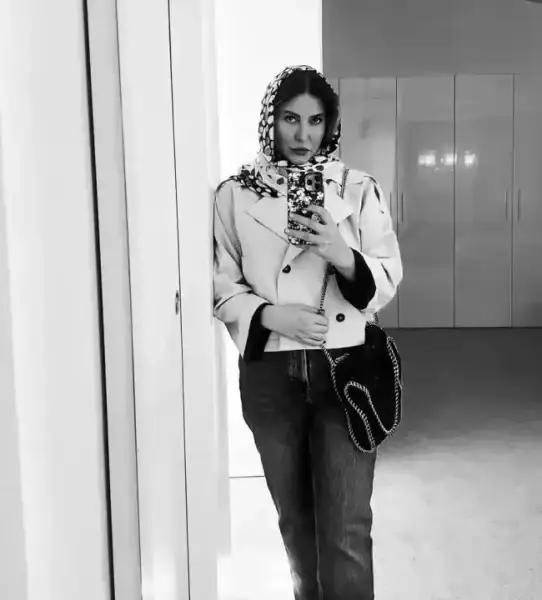 fariba naderi 1728134499 3472166302912766012 266452035 720x720 1 542x600 2