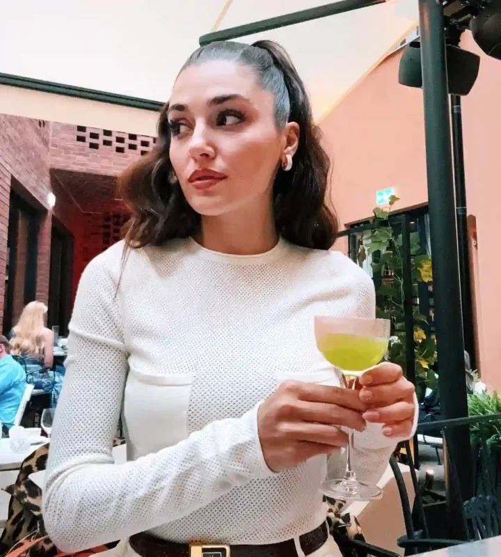 handemiyy 1718566082 3391900603687575127 253160049 1