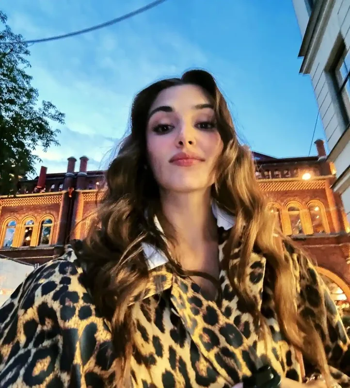 handemiyy 1718566082 3391900603746143653 253160049