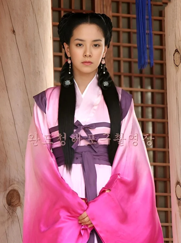 خبر روز | ژست خاص «بانو سویا» در پشت صحنه سریال جومونگ iamqueenjunghwasooae 1756905137 3713511905886496386 58774132196 1