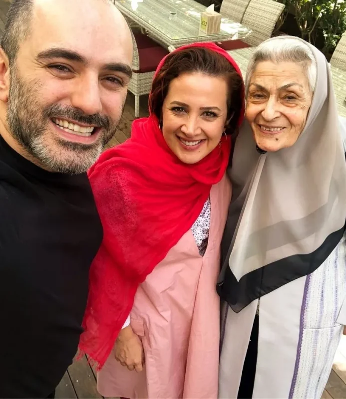 iliogroup 1536061159 1860938339444882238 262484288 1