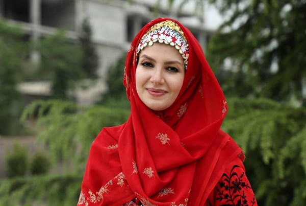 تصویر روز | شوکه شدن ملیکا زارعی از خانه معلم دوران ابتدایی اش خاطره جالب ملیکا زارعی