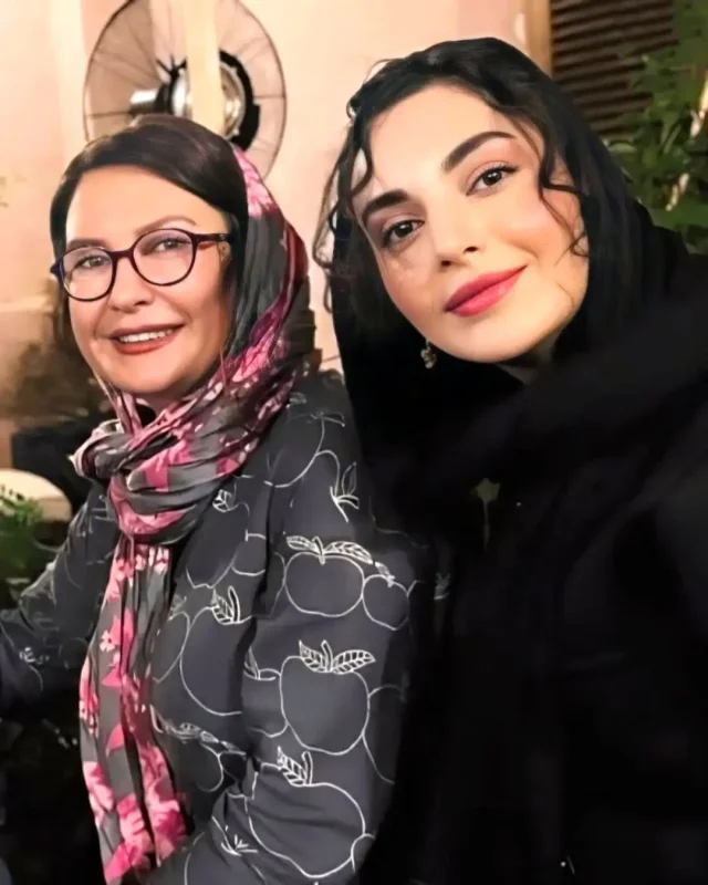 خبر روز | عکس مهشید جوادی در نقش مرضیه سریال بچه مهندس در کنار لعیا زنگنه layazangeneh.fan 1722447490 3424460210625134376 17798028346 11zon