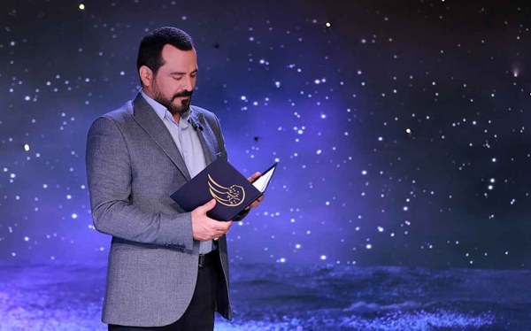 تصویر روز | عباس موزون مجری برنامه «زندگی پس از زندگی» در کنار پسرانش عباس موزون