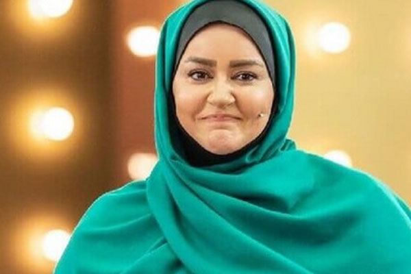 سلفی جدید نعیمه نظام دوست با موهای سفید و رنگ نشده