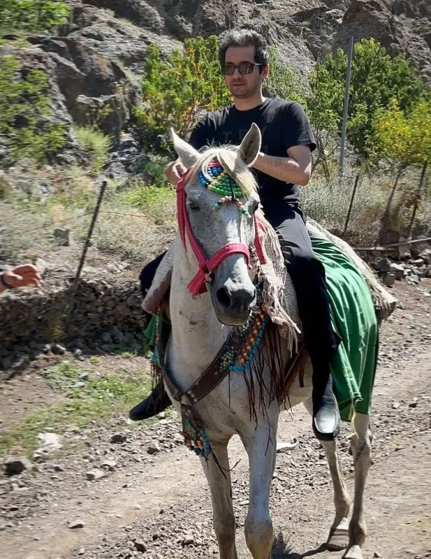 تصویر روز | عکس جدید نجم الدین شریعتی در حال اسب سواری در اشکورات najmeddin.shariati 1661001837 2909016717934482800 1565975482 1