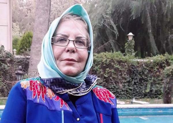 تصویر روز | پوراندخت مهیمن بازیگر بیگانه ای با من است همراه با نوه هایش نوه های پوراندخت مهیمن