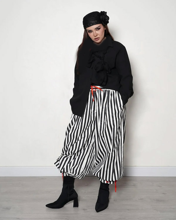 تصویر روز | استایل عجیب «ندا قاسمی» بازیگر نقش شیرین سریال نون خ با شلوار راه راه neda ghasemi stail