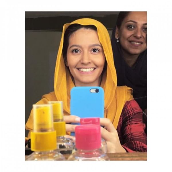 تصویر روز | آرایش پردیس احمدیه برای گریم یک سریال پردیس احمدیه بدون آرایش