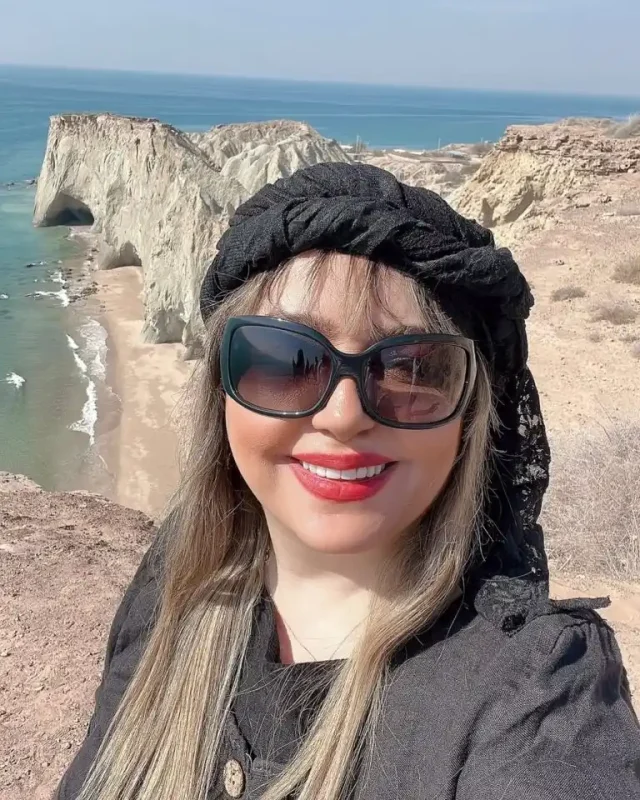 خبر روز | عکس جدید لیلا برخورداری بازیگر نقش کبری در سریال خواب و بیدار photo 2025 02 09 10 04 47 768x960 1