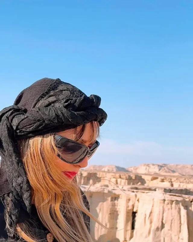 خبر روز | عکس جدید لیلا برخورداری بازیگر نقش کبری در سریال خواب و بیدار photo 2025 02 09 10 04 48 768x960 1