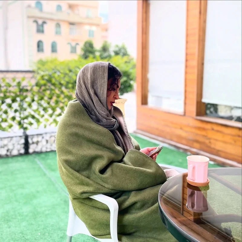 خبر روز | ژست حدیثه تهرانی در بالکن خوشگل و دیدنیش photo 2025 02 22 11 24 15