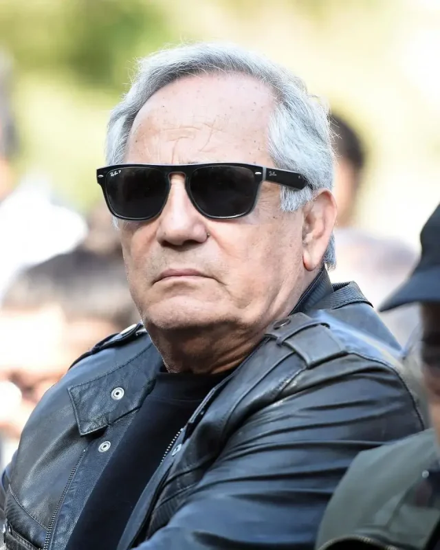 کارگردان پیشکسوت تئاتر ایران؛ حضور چهرههای برجسته در مراسم تشییع هادی مرزبان photo 2025 11 27 10 21 16