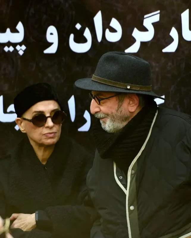 کارگردان پیشکسوت تئاتر ایران؛ حضور چهرههای برجسته در مراسم تشییع هادی مرزبان photo 2025 11 27 10 21 22