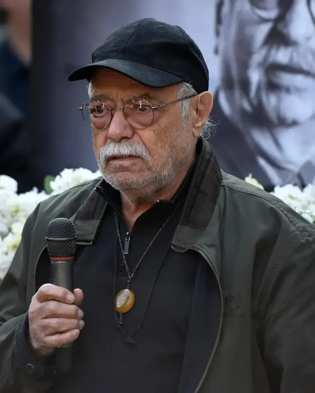 کارگردان پیشکسوت تئاتر ایران؛ حضور چهرههای برجسته در مراسم تشییع هادی مرزبان photo 2025 11 27 10 21 38