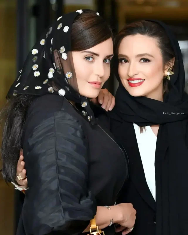 تصویر روز | استایل جذاب مهراوه شریفی نیا، ترلان، گلاره و الناز شاکردوست photo 2025 12 08 21 51 40