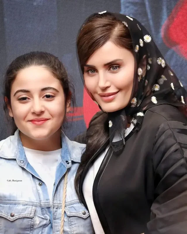 تصویر روز | استایل جذاب مهراوه شریفی نیا، ترلان، گلاره و الناز شاکردوست photo 2025 12 08 21 51 44