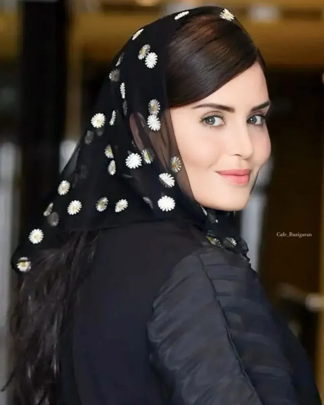 تصویر روز | استایل جذاب مهراوه شریفی نیا، ترلان، گلاره و الناز شاکردوست photo 2025 12 08 21 51 55