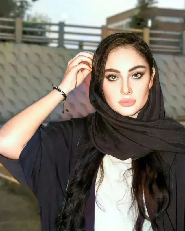 تصویر روز | استایل جذاب مهراوه شریفی نیا، ترلان، گلاره و الناز شاکردوست photo 2025 12 08 21 52 07