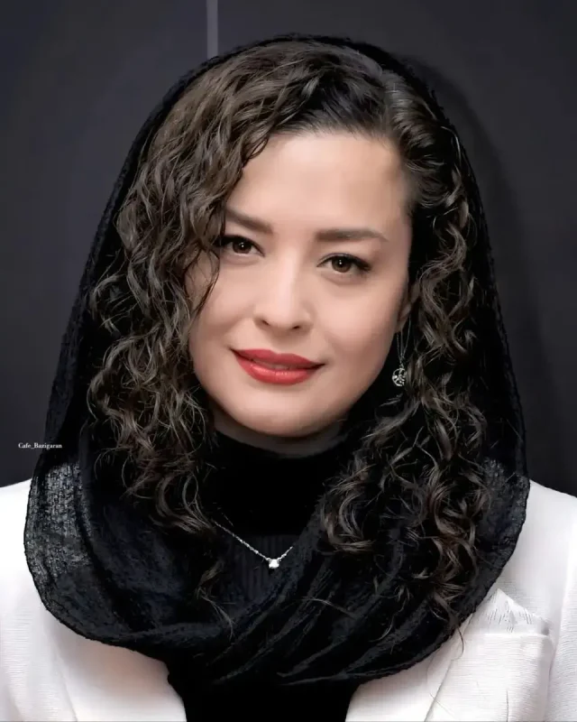 تصویر روز | استایل جذاب مهراوه شریفی نیا، ترلان، گلاره و الناز شاکردوست photo 2025 12 08 21 52 13 1