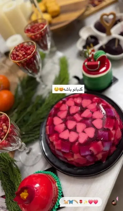 عکس؛ دیزاین سفره شب چله به سبک مریم معصومی شب یلدا ۱۴۰۴ photo 2025 12 22 13 17 28