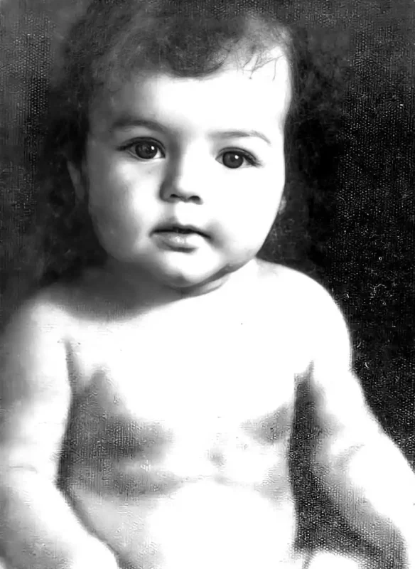 سفر به گذشته | عکس «فائقه آتشین» در ماه های نخست تولد سال 1330 photogoogoosh 1620119991 2566074932774861247 47171307983 1