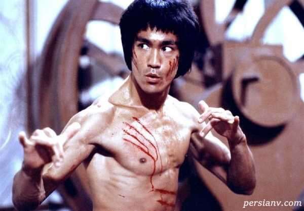 تصویر روز | بدل بروسلی هم پیدا شد؛ شباهت عجیب مرد جوان به بروسلی بازیگر زرمی کار