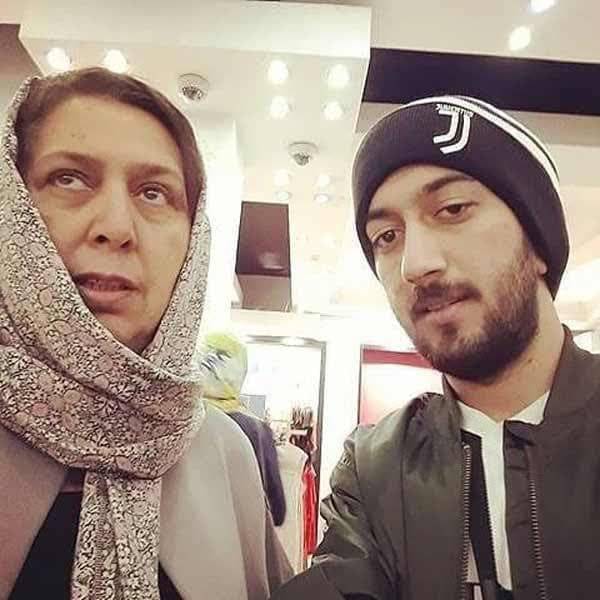 صبا گرگین پور و مادرش