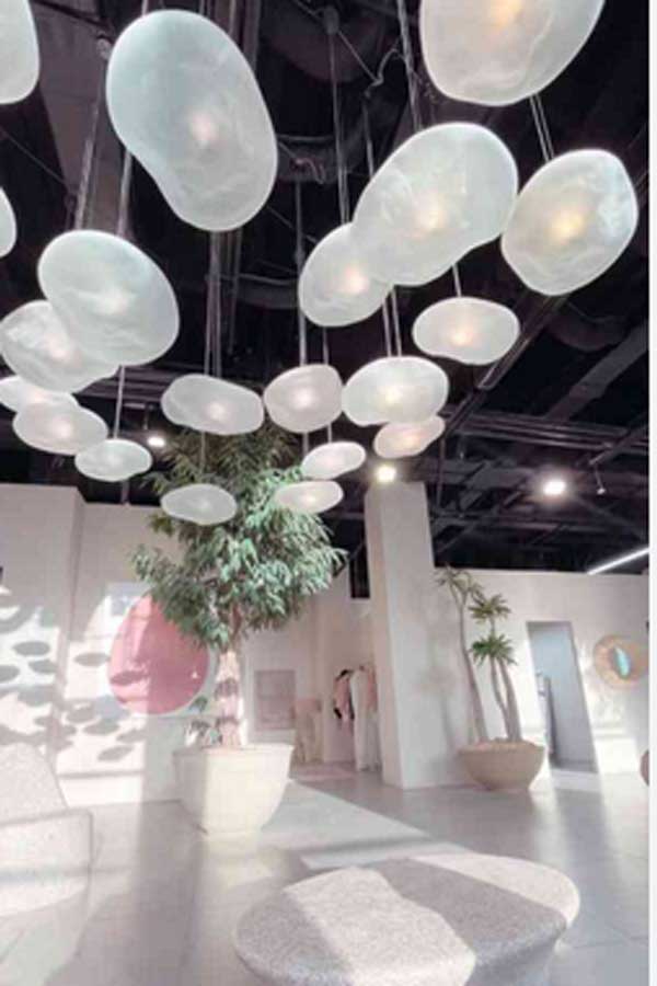 تصویر روز | دکوراسیون سالن زیبایی ساره بیات و خواهرش سروین سالن زیبایی ساره بیات