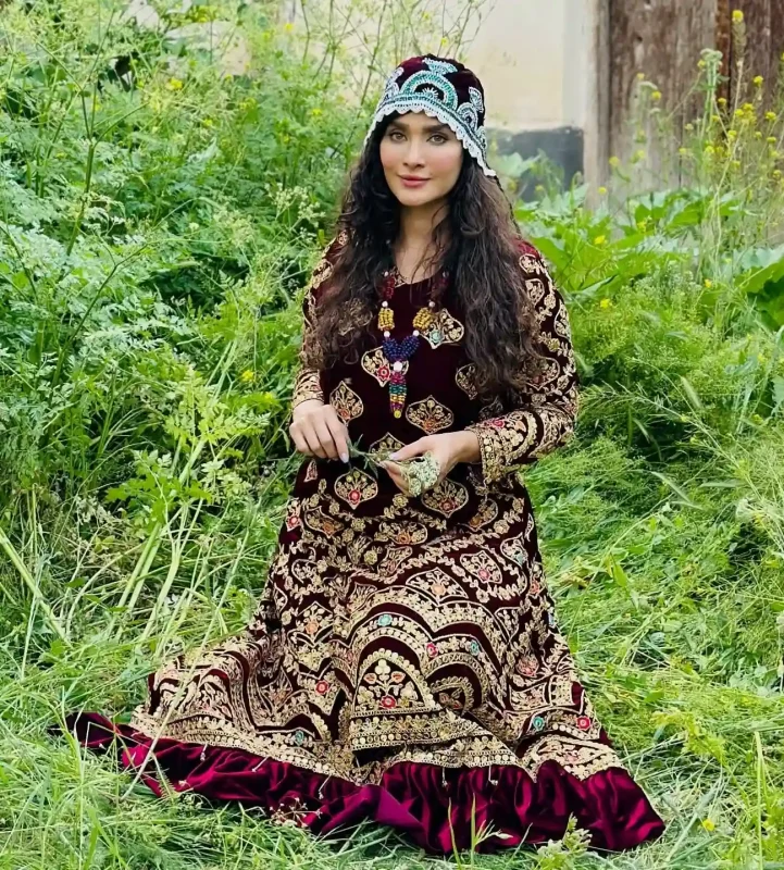 خبر روز | عکس جدید مامان صدیقه سریال بچه مهندس در لباس محلی و 36 سالگی sanazsaeedi official 1758882426 3730098605081261023 723651085