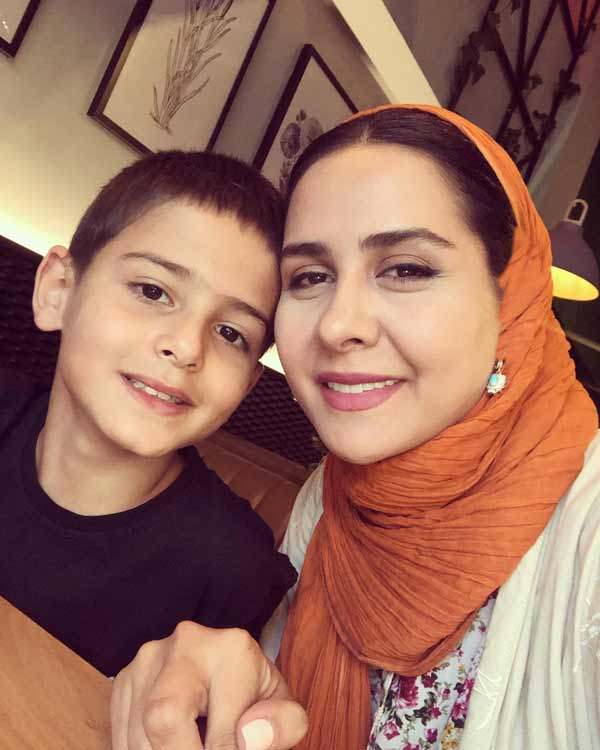 سارا والیانی بازیگر و پسرش سارا والیانی بازیگر