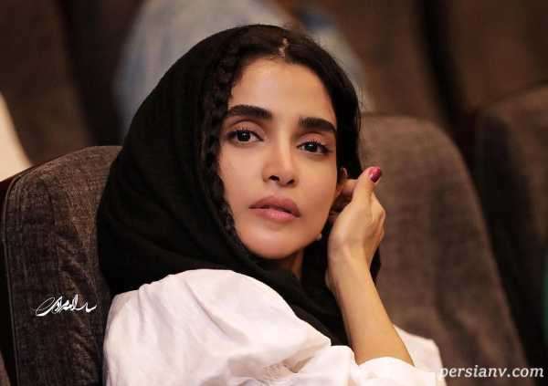 سلفی جذاب و زیبای الهه حصاری با گل های زیبا در طبیعت