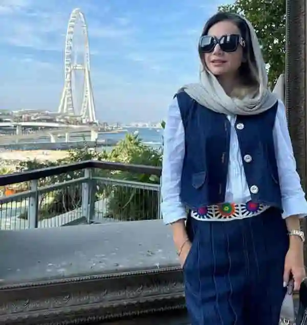 shabnam gholi khani dar dubi