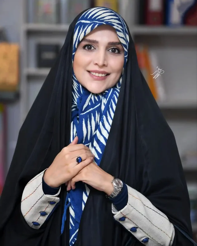 تصویر روز | چهره پربیننده «المیرا دهقانی و مژده لواسانی» در یک جشن امضاء soroushmn 1760708910 3745420268282893442 13584162204