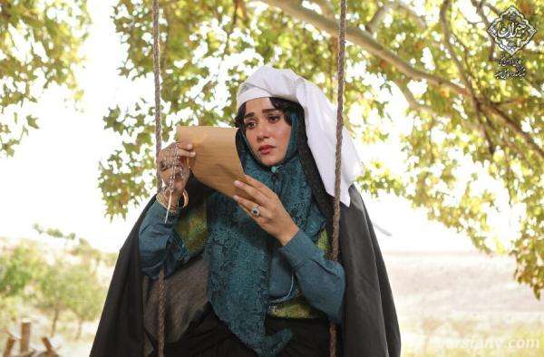 تصویر روز | تیپ اسپرت رعنا آزادی ور در کنار همسرش مهدی پاکدل سریال جیران