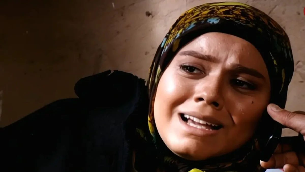 سفر در زمان| آزاده زارعی بازیگر نقش «باران» سریال آوای باران در خیابانهای کانادا آزاده زارعی بازیگر نقش «باران» سریال آوای باران در خیابانهای کانادا