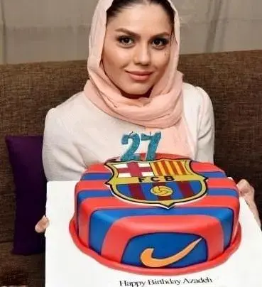 تولد دیدنی آزاده زارعی؛ باران سریال آوای باران با کیک بارسلونایی آزادهزارعی 3