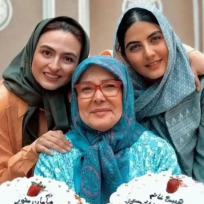 خبر روز | نمایی از بهروز وثوقی و آفرین در فیلم لیلی و مجنون سال 1349 آفرین 1 edited 1